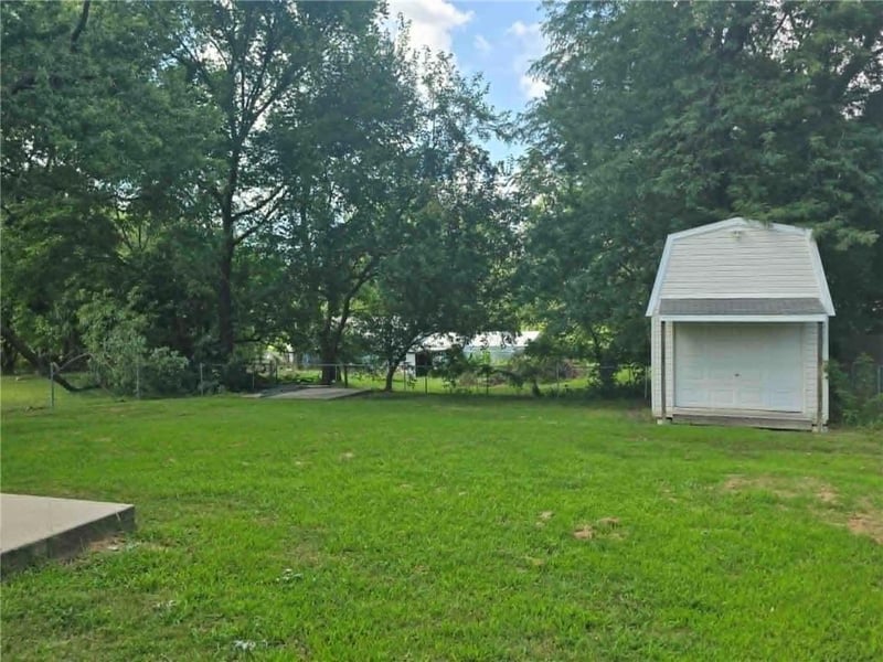 701 Ohio St, Clinton, MO 64735