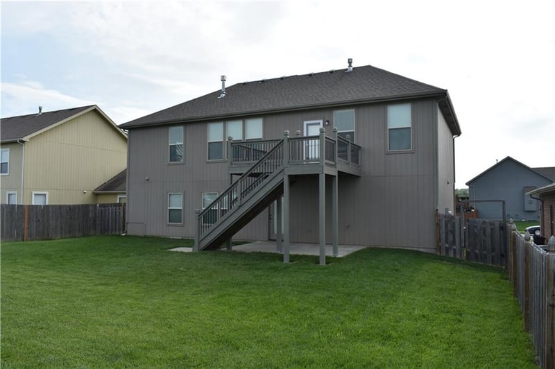 4777 22nd St, Leavenworth, KS 66048