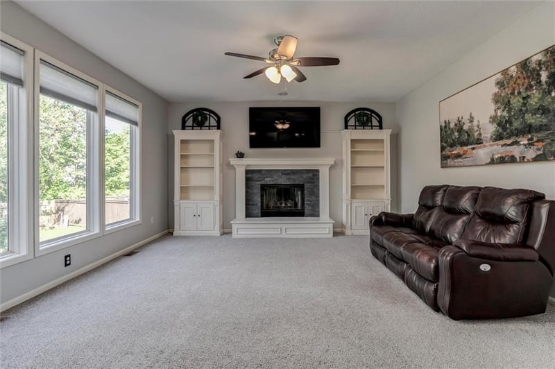 991 Marion St, Olathe, KS 66061
