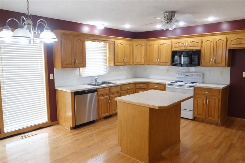 8612 111th St, Kansas City, MO 64157