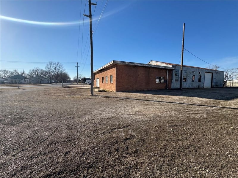 1708 5th St, Coffeyville, KS 67337