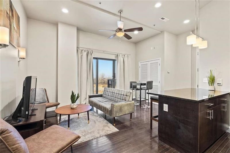 2940 Baltimore Ave #1001, Kansas City, MO 64108