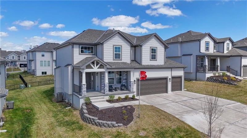 2696 Park St, Olathe, KS 66061