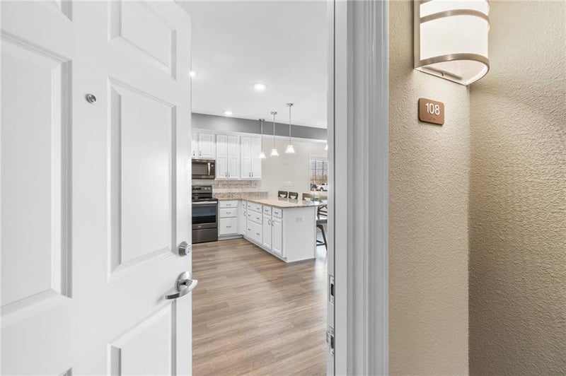 2651 Barry Rd #108, Kansas City, MO 64154