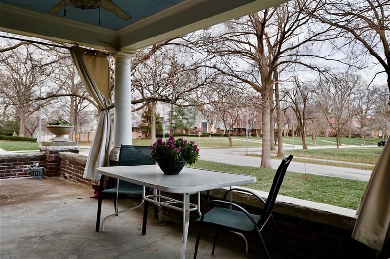 801 56th St, Kansas City, MO 64113