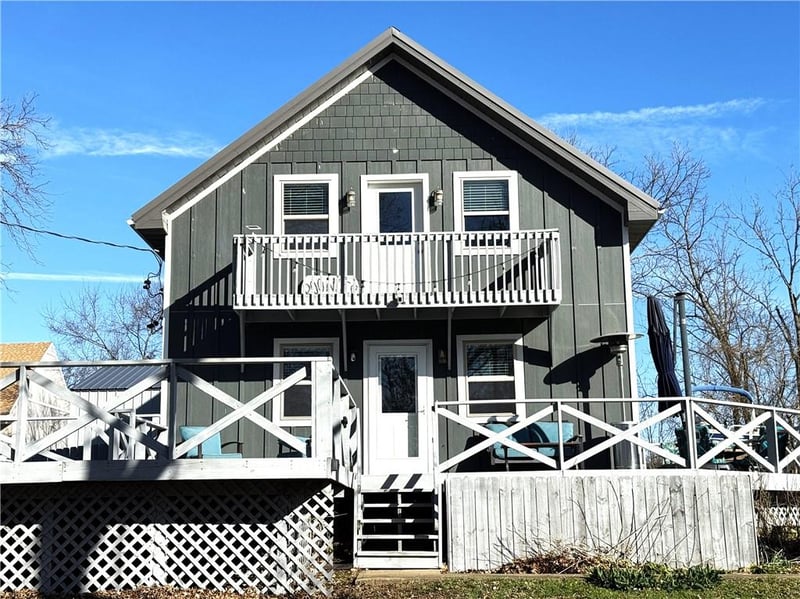 201 Timber Valley Dr, Linn Valley, KS 66040