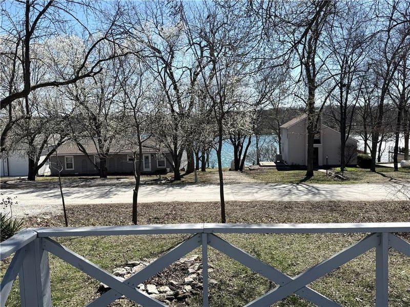 201 Timber Valley Dr, Linn Valley, KS 66040