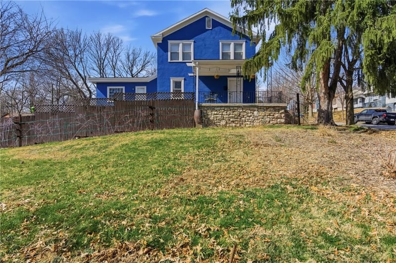 3939 Sunrise Dr, Kansas City, MO 64123