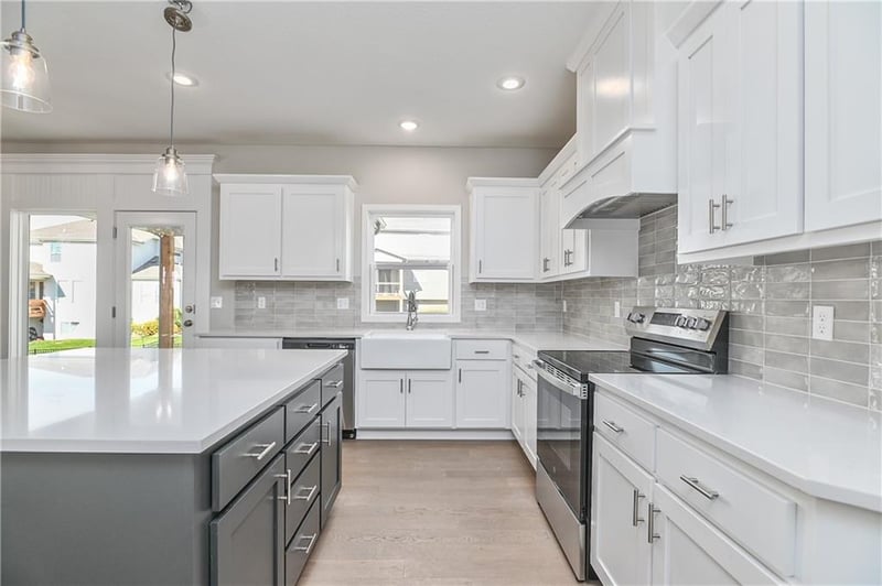 2714 Park St, Olathe, KS 66061