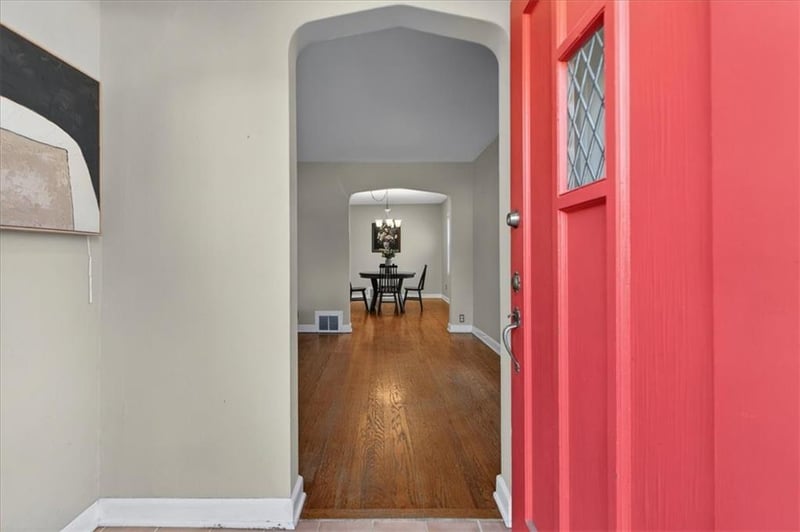 7339 Summit St, Kansas City, MO 64114