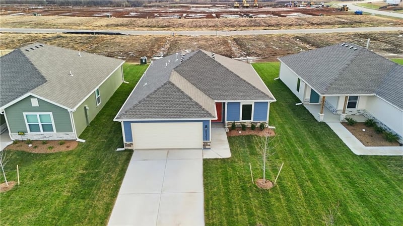 597 Bluebird St, Gardner, KS 66030