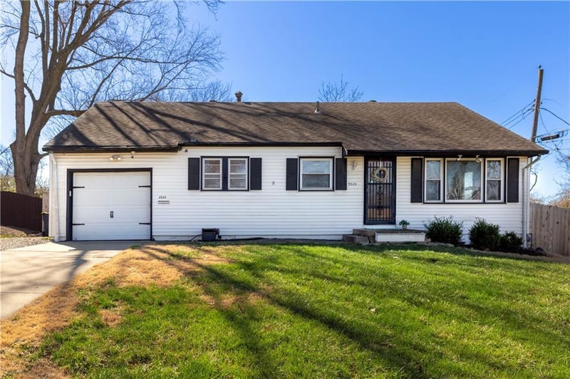 3505 Ruysser Rd, Kansas City, MO 64137