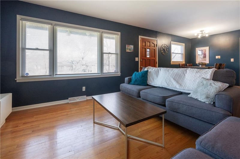 3505 Ruysser Rd, Kansas City, MO 64137