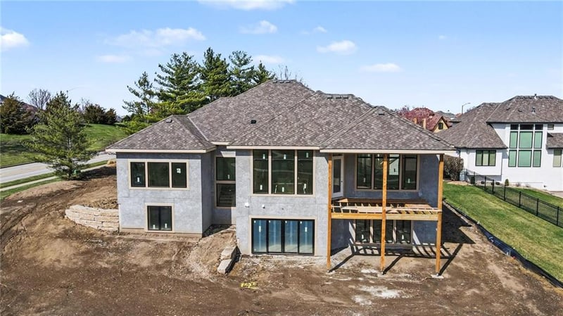 6307 NW 103rd St, Kansas City, MO 64154