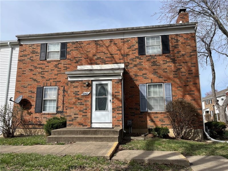 6042 129th St, Grandview, MO 64030