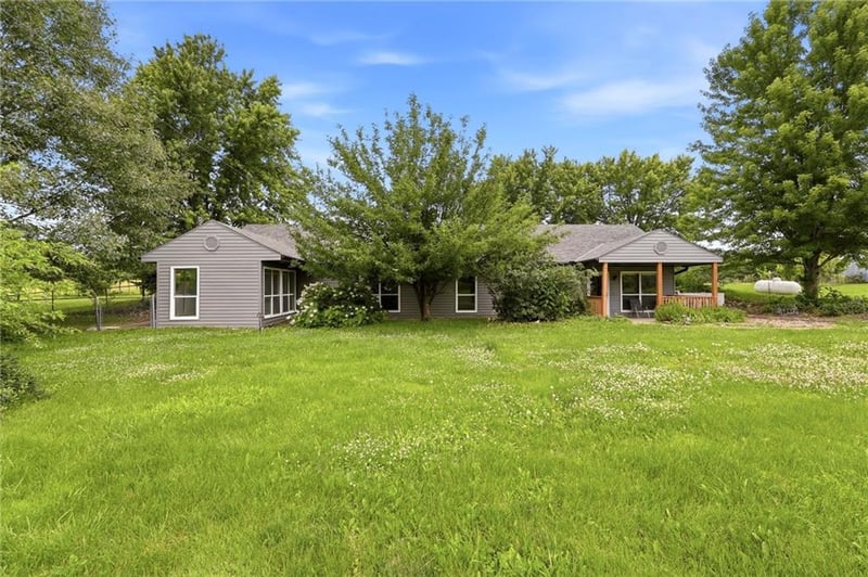 1641 100 Rd, Kingsville, MO 64040