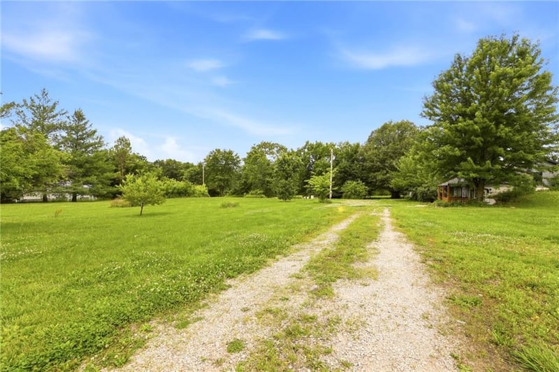 1641 100 Rd, Kingsville, MO 64040