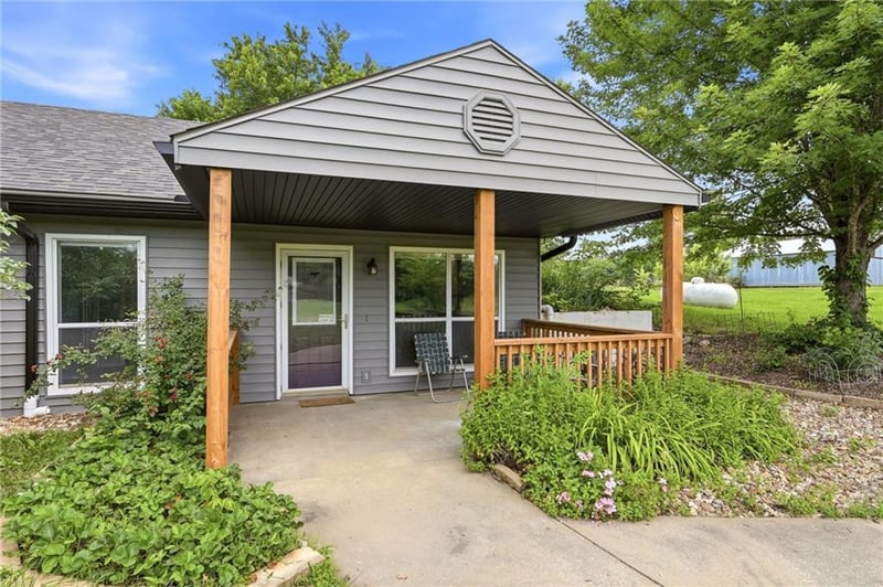 1641 100 Rd, Kingsville, MO 64040