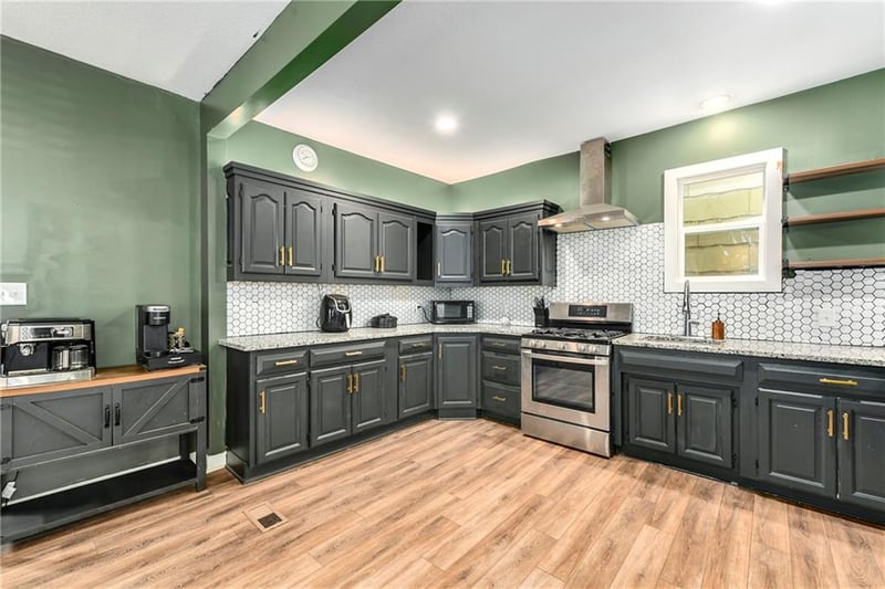 944 Sandusky Ave, Kansas City, KS 66101