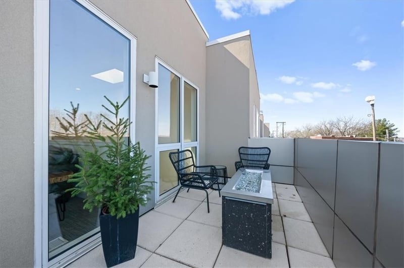 715 16th St, Kansas City, MO 64108