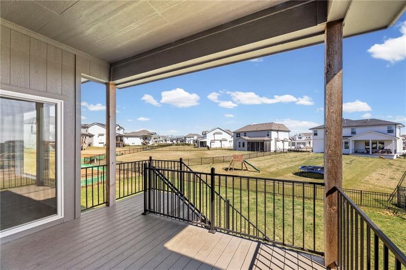 17166 164th Ter, Olathe, KS 66062