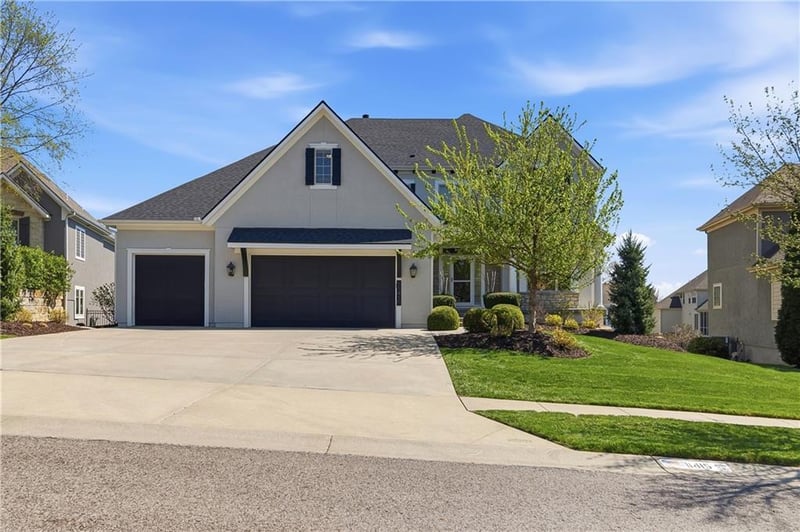 11415 165th Ter, Overland Park, KS 66221