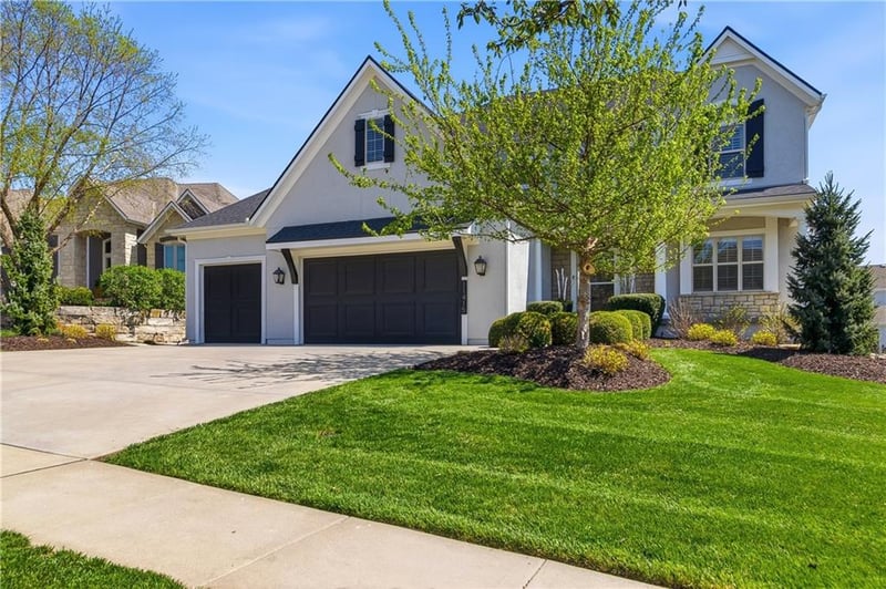 11415 165th Ter, Overland Park, KS 66221