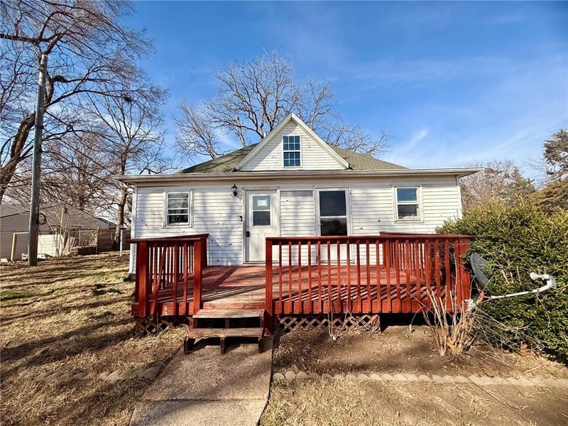 416 5th St, Hopkins, MO 64461