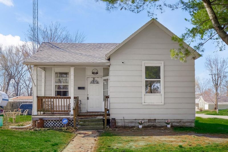 600 Grandriver St, Clinton, MO 64735