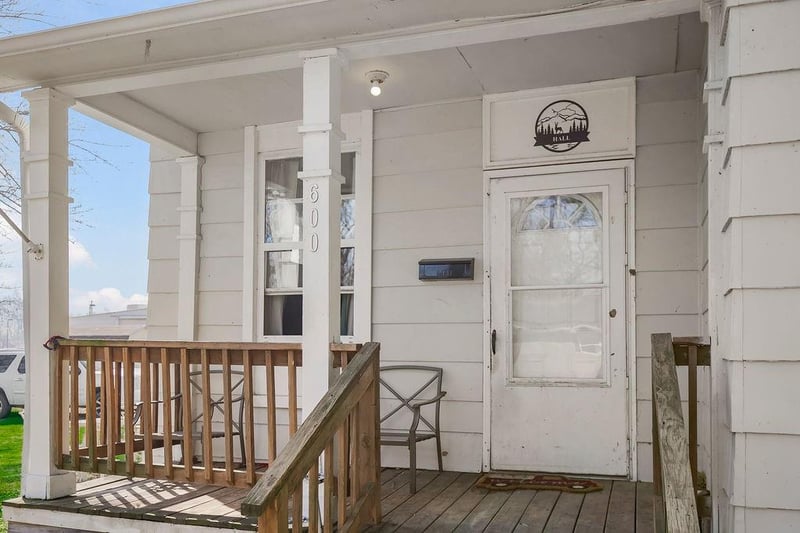 600 Grandriver St, Clinton, MO 64735
