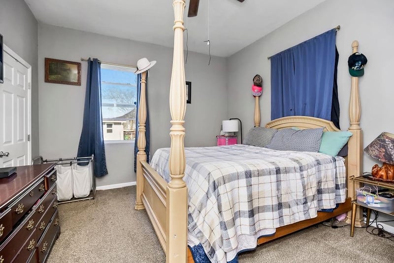 600 Grandriver St, Clinton, MO 64735