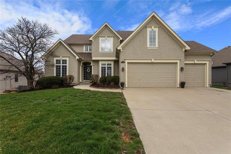 26032 150th St, Olathe, KS 66061