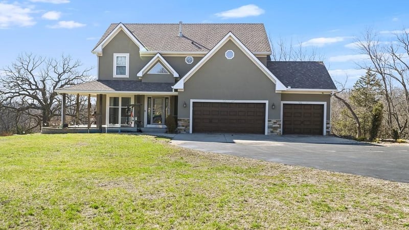 414 98th St, Edwardsville, KS 66111