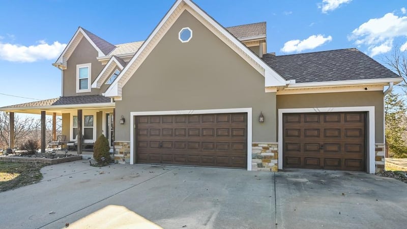 414 98th St, Edwardsville, KS 66111