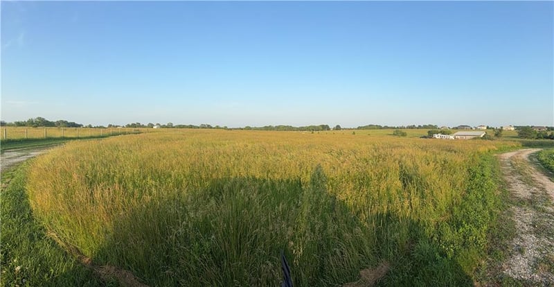 15820 Short Ln, Smithville, MO 64089