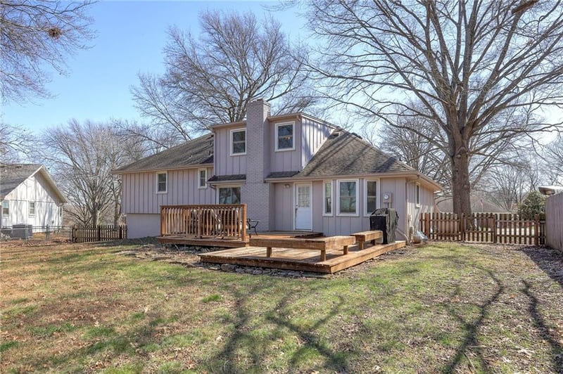 800 122nd St, Kansas City, MO 64145