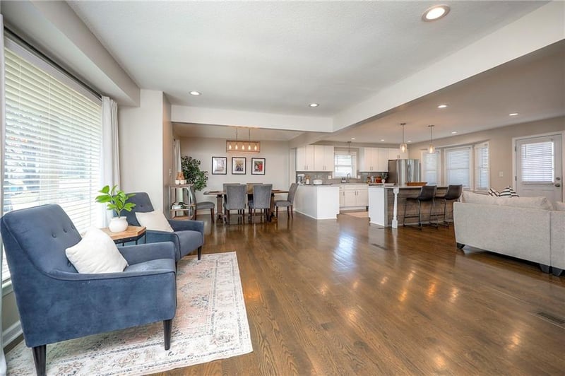 800 W 122nd St, Kansas City, MO 64145