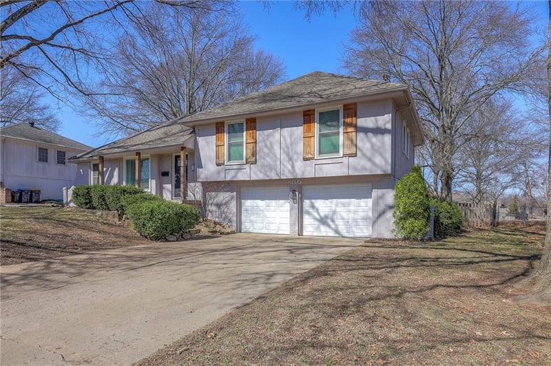 800 W 122nd St, Kansas City, MO 64145