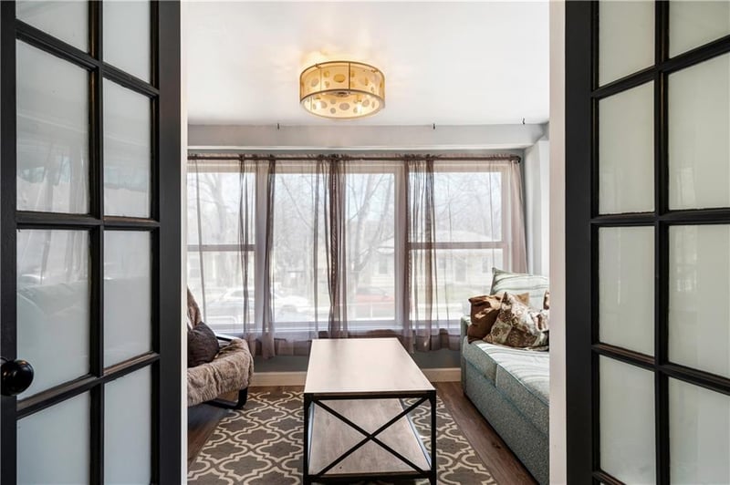 416 Kensington Ave, Kansas City, MO 64124