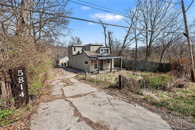 5814 63rd St, Kansas City, MO 64119