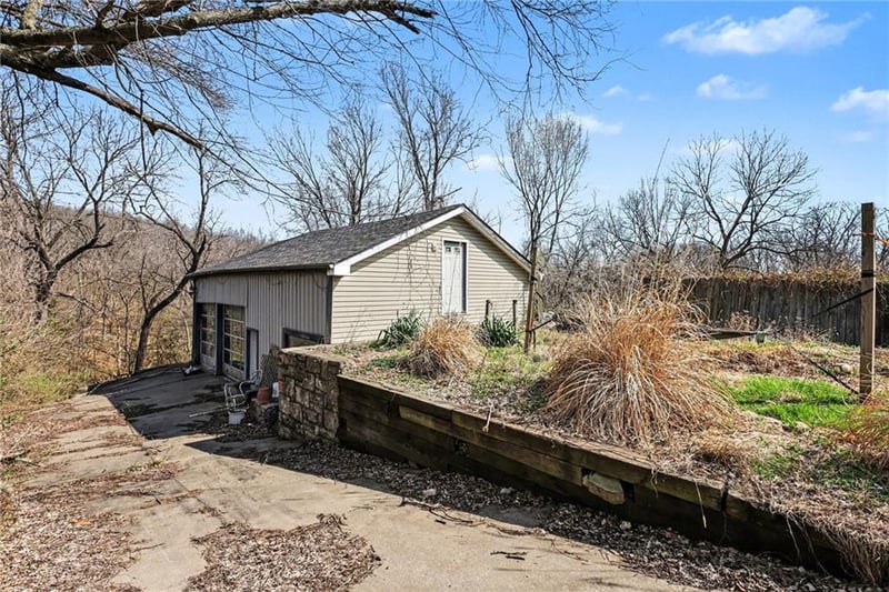 5814 63rd St, Kansas City, MO 64119