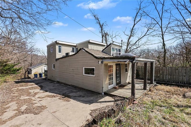 5814 63rd St, Kansas City, MO 64119