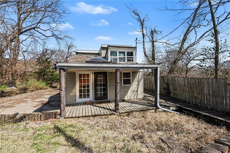 5814 63rd St, Kansas City, MO 64119