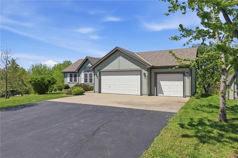 14108 N Katie Ln, Liberty, MO 64068