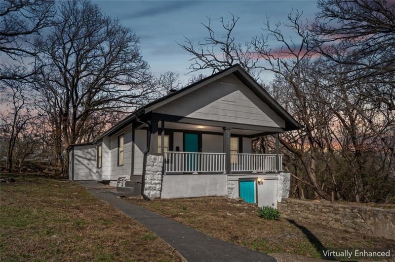 5822 Agnes Ave, Kansas City, MO 64130