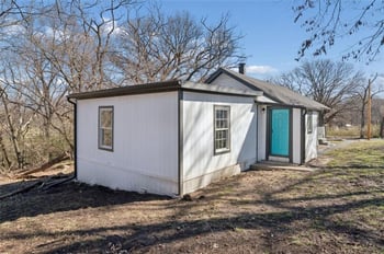 5822 Agnes Ave, Kansas City, MO 64130