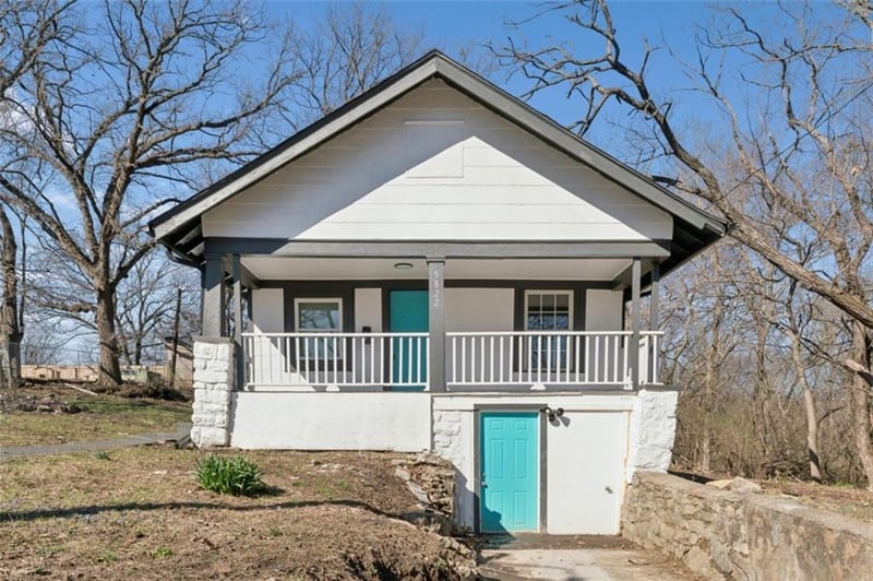 5822 Agnes Ave, Kansas City, MO 64130