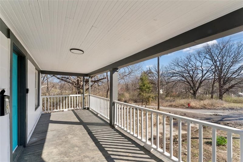 5822 Agnes Ave, Kansas City, MO 64130