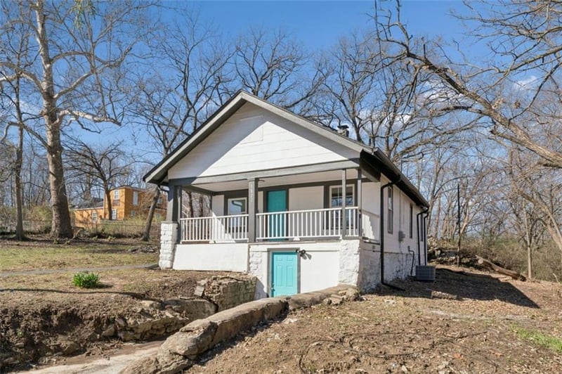 5822 Agnes Ave, Kansas City, MO 64130