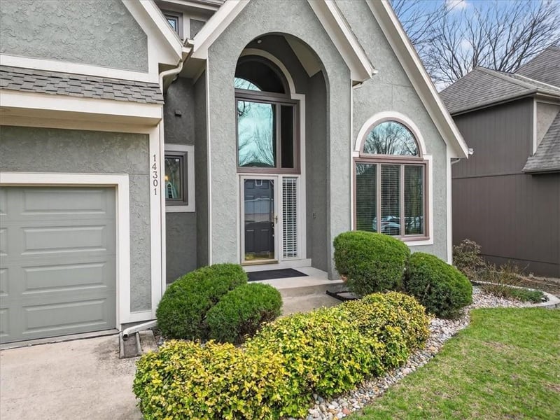 14301 Barton St, Overland Park, KS 66221